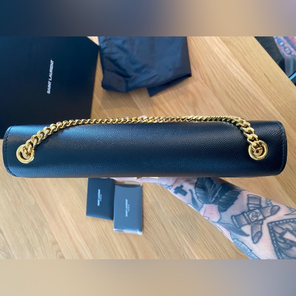 YSL Kate Medium LIKE NEW - Picture 4 of 10